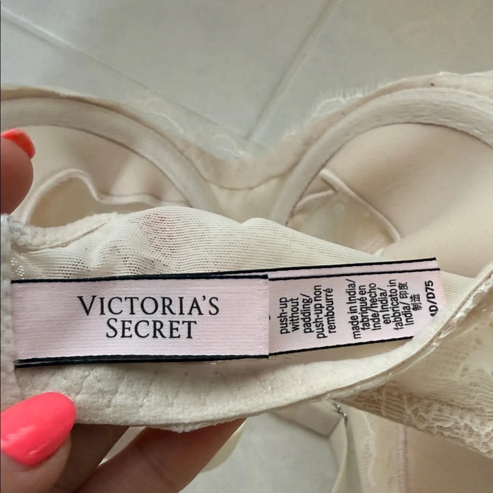 Victoria's Secret Dream Angels push up without padding Cream Lace Bra - Picture 6 of 10